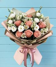 Букет цветов из:  Розы, Альстромерии и Лизиантусы в Хлюпино