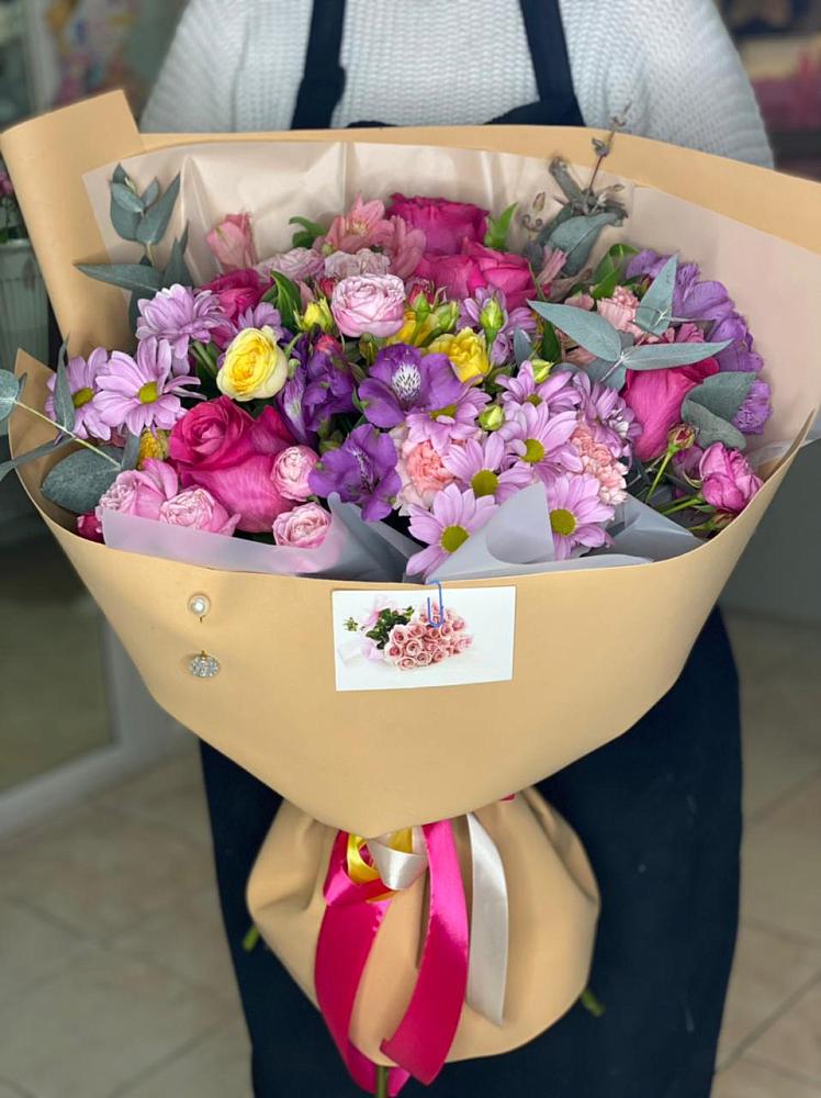 Букет цветов из: Хризантемы, Гвоздики и Альстромерии в Хлюпино