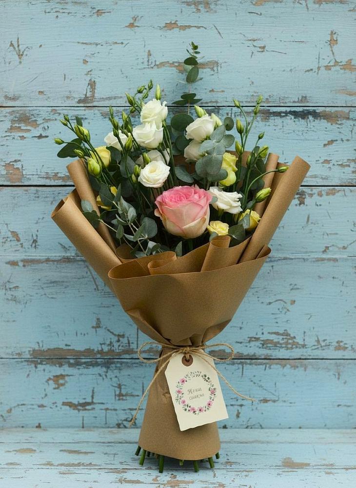 Букет цветов из: Розы и Лизиантусы в Хлюпино