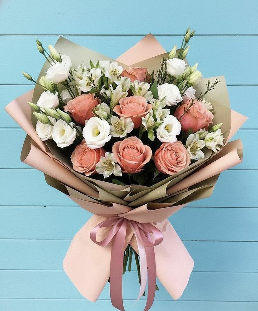 Букет цветов из: Розы, Альстромерии и Лизиантусы в Хлюпино