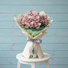 Букет цветов из:  Орхидеи и Розы #REPLACE_PRED# Хлюпино