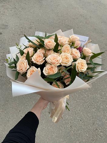 Букет Кремовые розы Латте в Хлюпино