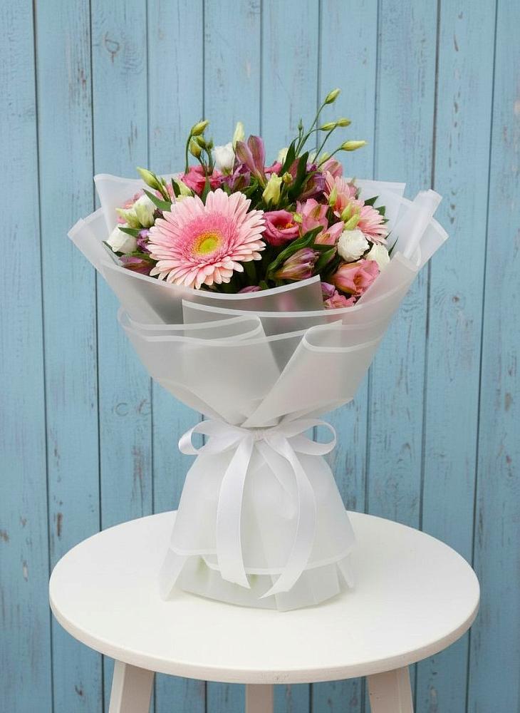 Букет цветов из: Герберы, Альстромерии и Лизиантусы в Хлюпино