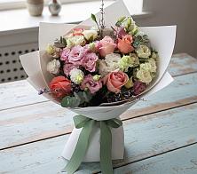 Букет цветов из:  Розы, Лизиантусы и Гвоздики в Хлюпино