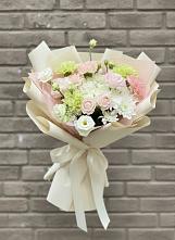Букет цветов из:  Гвоздики, Розы, Лизиантусы и Хризантемы #REPLACE_PRED# Хлюпино