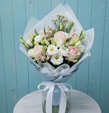 Букет цветов из:  Розы и Лизиантусы в Хлюпино