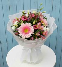 Букет цветов из:  Герберы, Альстромерии и Лизиантусы в Хлюпино