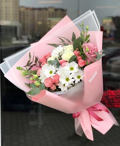 Букет цветов из: Розы, Лизиантусы и Хризантемы в Хлюпино