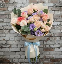 Букет цветов из:  Розы, Лизиантусы и Гвоздики в Хлюпино